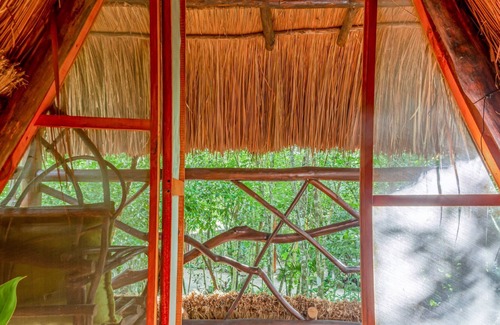 Leona Vicario Cabin | Equilibrio en cuerpo & mente | Hotel Madre Tierra