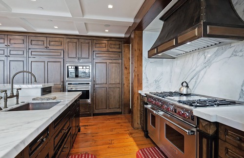Empire Pass House | Equinox at Empire Pass | Ski in/out | Hot Tub | On Call Shuttle