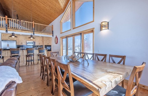 Driggs Ski Chalet | Equipped family-sized ski chalet in Driggs, ID a short drive to Grand Targhee.