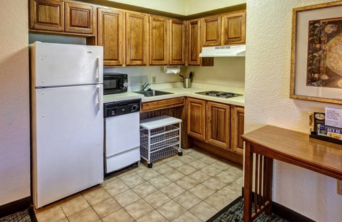 Glendale Condo | Equipped King Suite | Complimentary Breakfast, Outdoor Pool + Shared Hot Tub