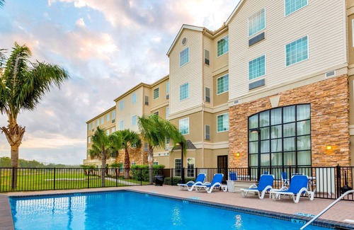 Brownsville Apartment | Equipped Studio | Free Daily Breakfast, Pool + Business Center