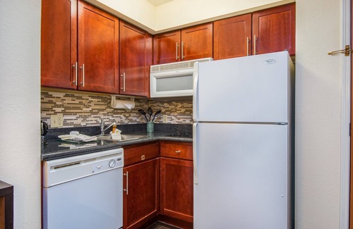 East Texas Condo | Equipped Suite | Free Breakfast + Fitness Center + 24-hour Business Center