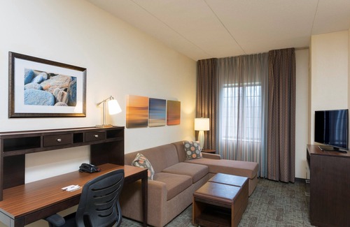 Oakbrook Terrace Condo | Equipped Suite Near the Heart of Chicago | Complimentary Breakfast