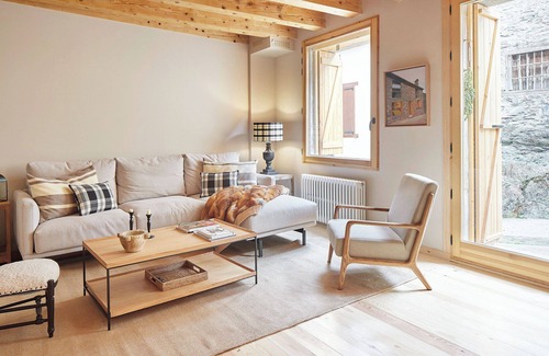 Las Bordas Apartment | Era Artiga by FeelFree Rentals
