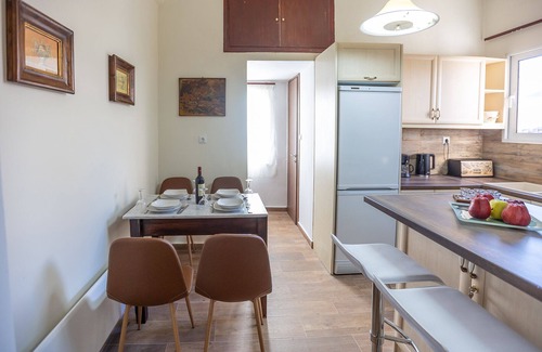 Tripoli Apartment | Era of Elegance: 1928 Classic Dwelling