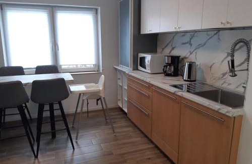 Kaltbrunn Apartment | Erdgeschoss 75 m2 Großer Parkplatz WLAN Terrasse 30 m2 Übernachtung Unterkunft