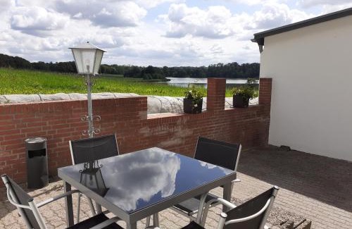 Steindamm Apartment | Erdgeschoss-Appartement mit Seeterasse
