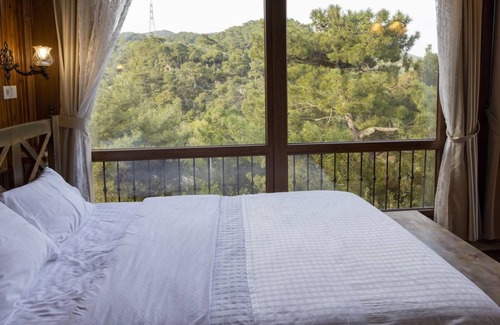 Yesilyurt Koyu Hotel | Erguvanlı Ev