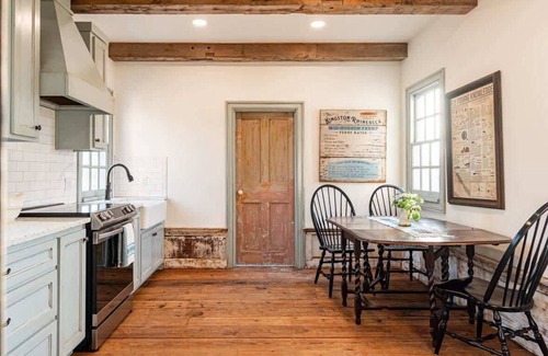 Waco House | Erie Canal Suite - The Mohawk Valley House