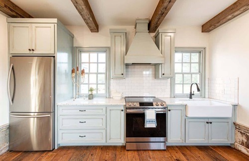 Waco House | Erie Canal Suite - The Mohawk Valley House