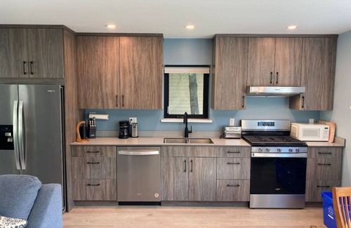 Salmo House | Erie Creek House - sleeps 4