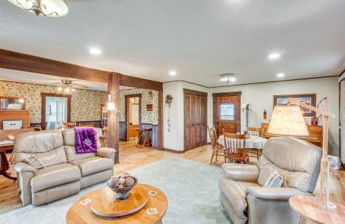 Neosho County House | Erie Farmhouse with Fire Pit and Grill Pets Welcome!