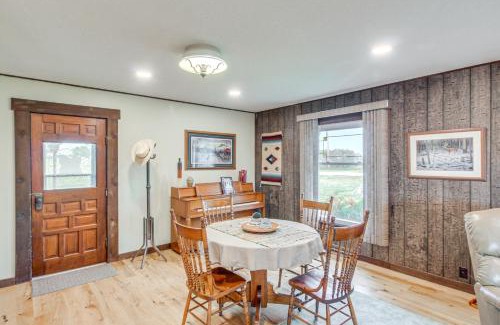 Neosho County House | Erie Farmhouse with Fire Pit and Grill Pets Welcome!