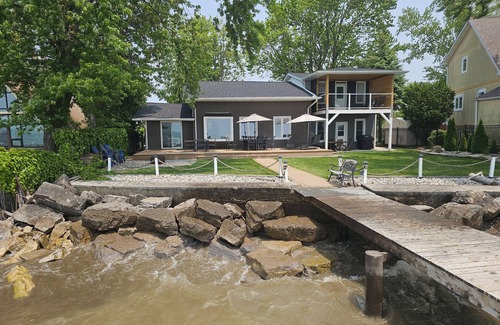 Amherstburg House | Erie View Lakehouse - Serene and Spacious