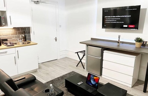 Waddon House | Erin Court Mansions - RM 11