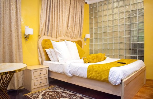 Opebi Hotel | ERITH APARTMENT AND SUITES
