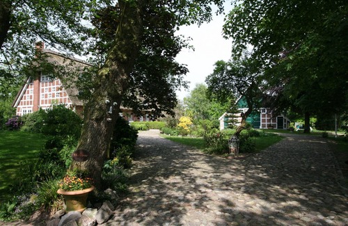 Lauenteil House | Erlenhof Steinau Fachwerkhaus mit Reetdach