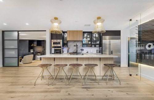 Woodland Hills House | Erwin Estate - A Perfect Blend of Modern Elegance with Mid-Century Undertones