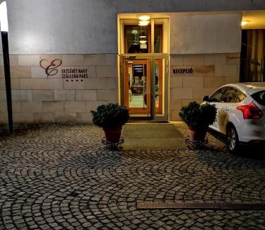 Paks Hotel | Erzsébet Nagy Szálloda