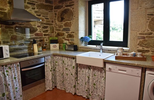 Cabana de Bergantinos House | CASA OSRONCAIRO-VILLA WITH GARDEN IN COSTA DA MORTE GALICIA