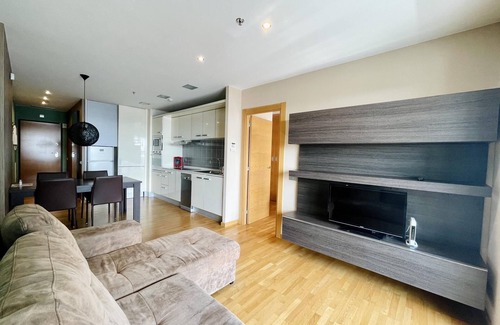 El Port Apartment | Apartment in front of Fira Gran Via