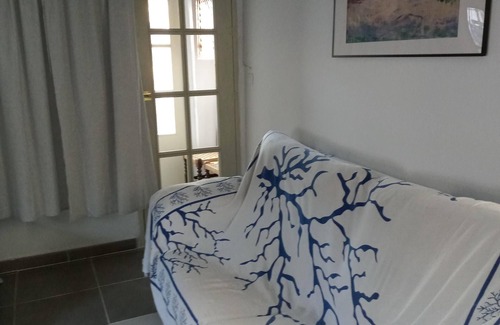 Puerto Lumbreras House | The White House. Your corner in the field.