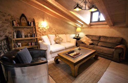 Montejo de la Vega de la Serrezuela House | Wabisabi Townhouse