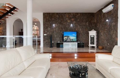 Monte Leon Villa | 420 m² Villa ∙ 3 bedrooms ∙ 12 guests