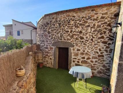 San Martin de la Vega del Al House | El Locutorio