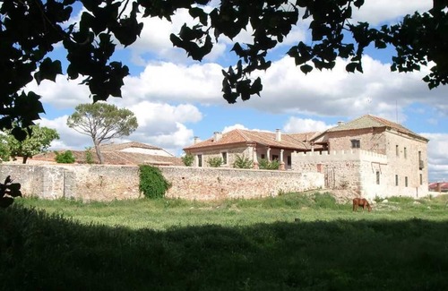 Hoyuelos Villa | Renaissance palace with capacity for up to 39 people