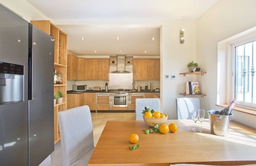 Calahonda Villa | Luxury 5 Bed Villa - HEATED Pool-Jacuzzi-Outdoor Kitchen-Pergola-Table Tennis