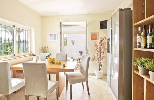 Calahonda Villa | Luxury 5 Bed Villa - HEATED Pool-Jacuzzi-Outdoor Kitchen-Pergola-Table Tennis
