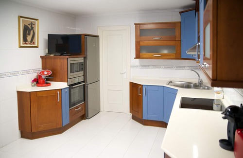 Castro Urdiales Ski Chalet | Villa La Perla de Sonabia-Cantabria, next to the beach and the mountain, wonderful.