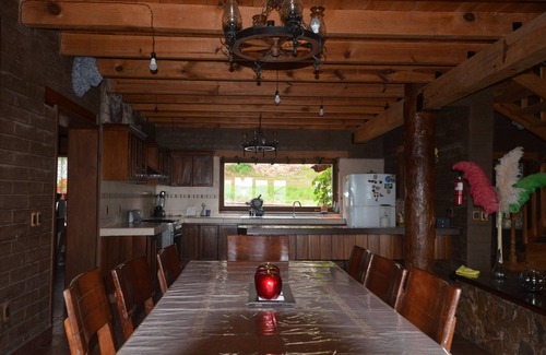 Tapalpa Cottage | Es una cabaña para relajarse, con grandes espacios y amplios jardines