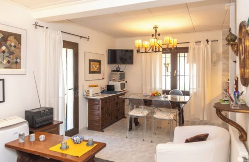 Vall-Llobrega Apartment | Apartment in villa. EXCLUSIVE USE OF A MAGNIFICENT SALT POOL.