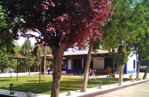 Villacanas Villa | Homerez - Villa for 13 ppl. with swimming-pool at Villafranca De Los Caballeros