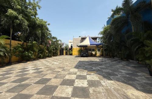 Central Chennai Resort | Esakki Palace