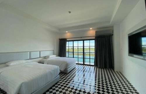 Rangsit Hotel | ESC Park Hotel