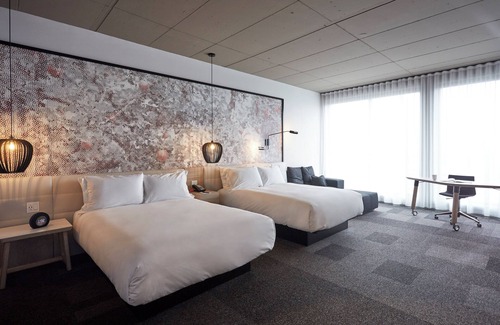 Brossard Hotel | Escad Hotel Quartier DIX30