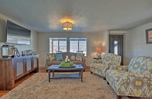 Escalante House | Escalante Home with Yard, Porch and Mtn Views!