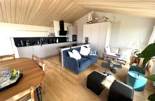 Ile-d'Aix House | ESCALE AIXOISE – Maison de Vacances, Vue Imprenable sur la Mer, 2 à 11 Personnes