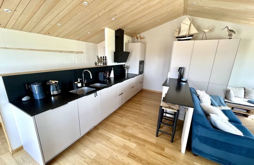 Ile-d'Aix House | ESCALE AIXOISE – Maison de Vacances, Vue Imprenable sur la Mer, 2 à 11 Personnes