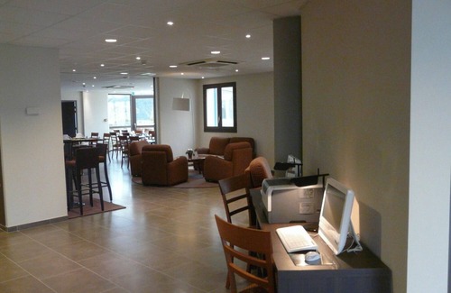 Bouguenais Hotel | Escale Oceania Nantes Aéroport