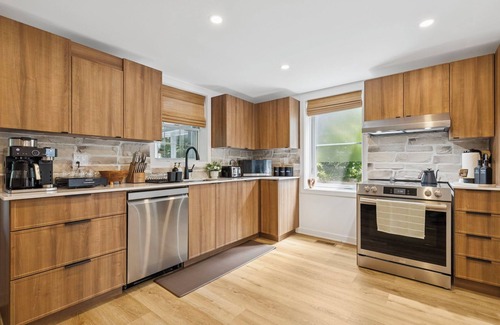 Chambly Apartment | Escapade Chambly I 4BR + Spa