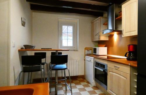 Saint-Hilaire-sur-Yerre House | Escapade Paisible: Gîte pour 8 à Saint-Hilaire-sur-Yerre, Jardin Clos, Proche Chateaudun et Chartres - FR-1-581-131