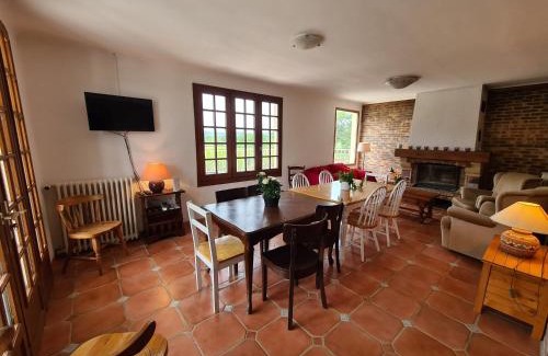 Belabre House | Escapade Nature : Maison et Lofts Privés avec Piscine, Étang de Pêche et Grandes Terrasses - FR-1-591-365