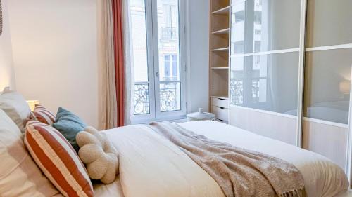 Pere Lachaise Apartment | Escapade parisienne stylée