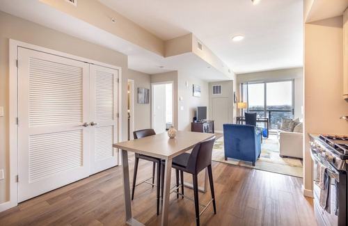 Stamford Apartment | Escape - 1006