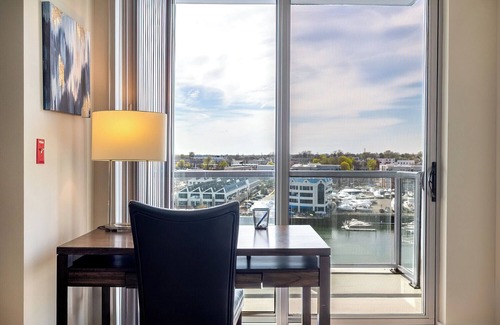 Stamford Apartment | Escape - 1006