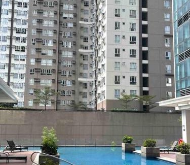 Bonifacio Global City Apartment | Escape 1BR One Uptown BGC w/Sound System